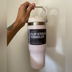 Stanley IceFlow Flip Straw Tumbler 30oz NWT cup